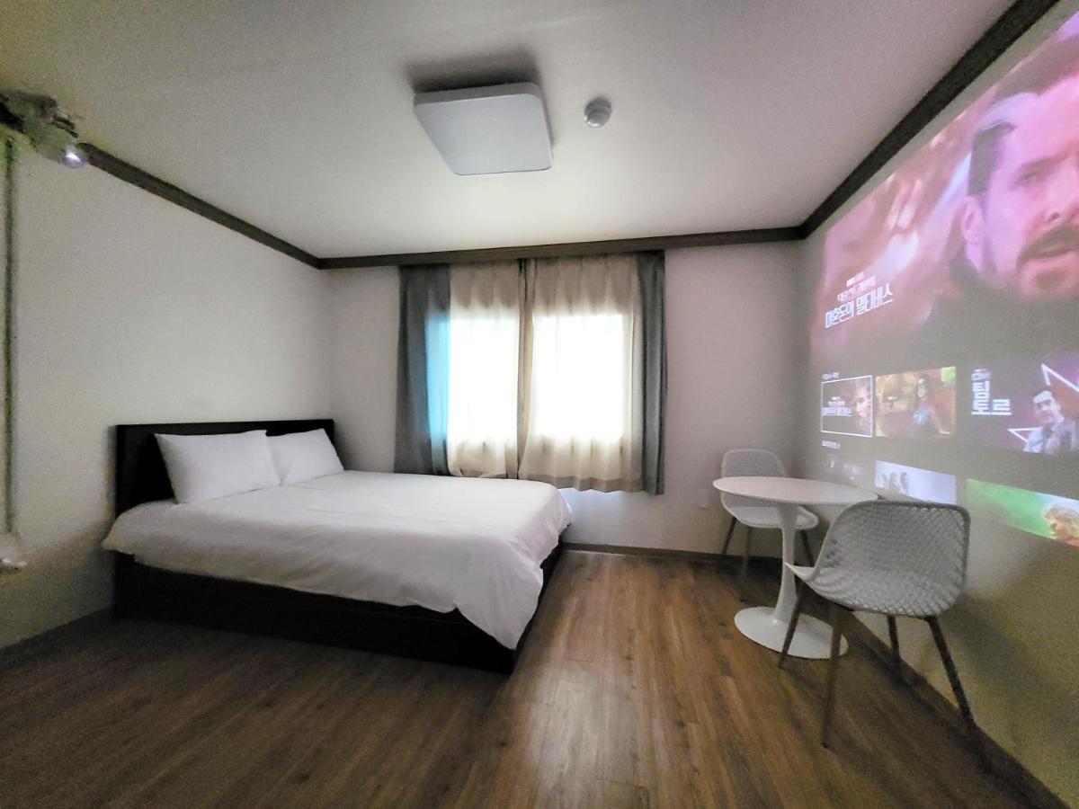 Top Island Hotel Jeju Exterior photo