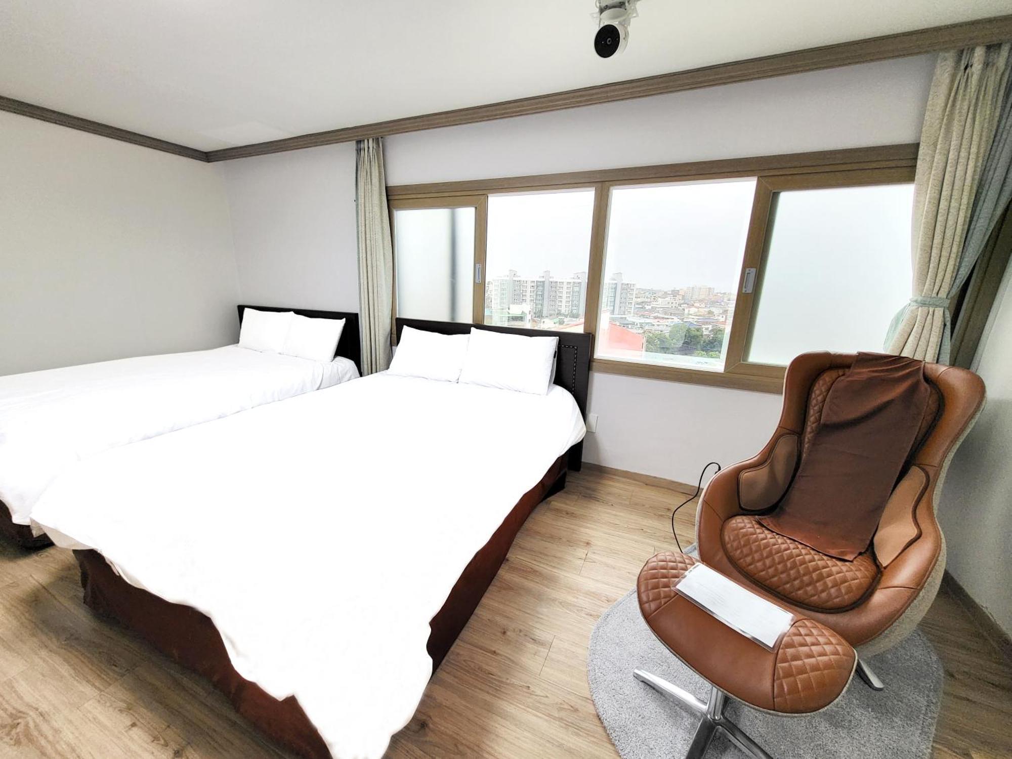 Top Island Hotel Jeju Exterior photo